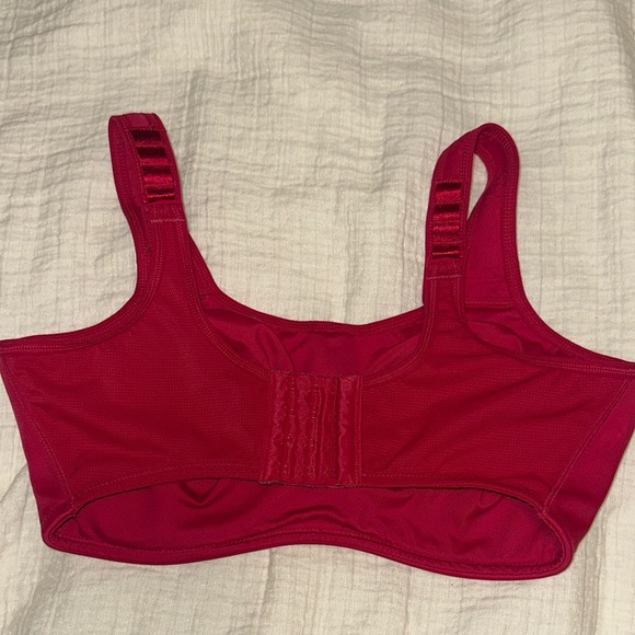 Wacoal Red Sports Bra - Picture 2 of 4